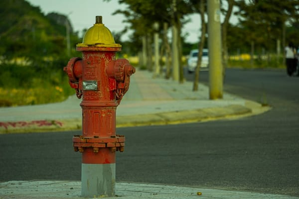 Hidrantes urbanos: mantenimiento, mapeo y pruebas de caudal para el cuartel