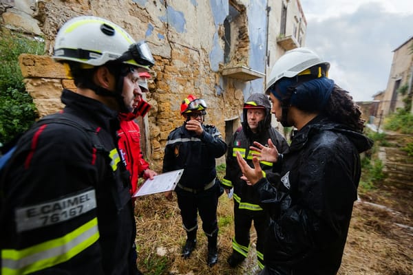 Programas de cadetes y bomberos juveniles: formar a la próxima generación sin exponerlos a riesgo real